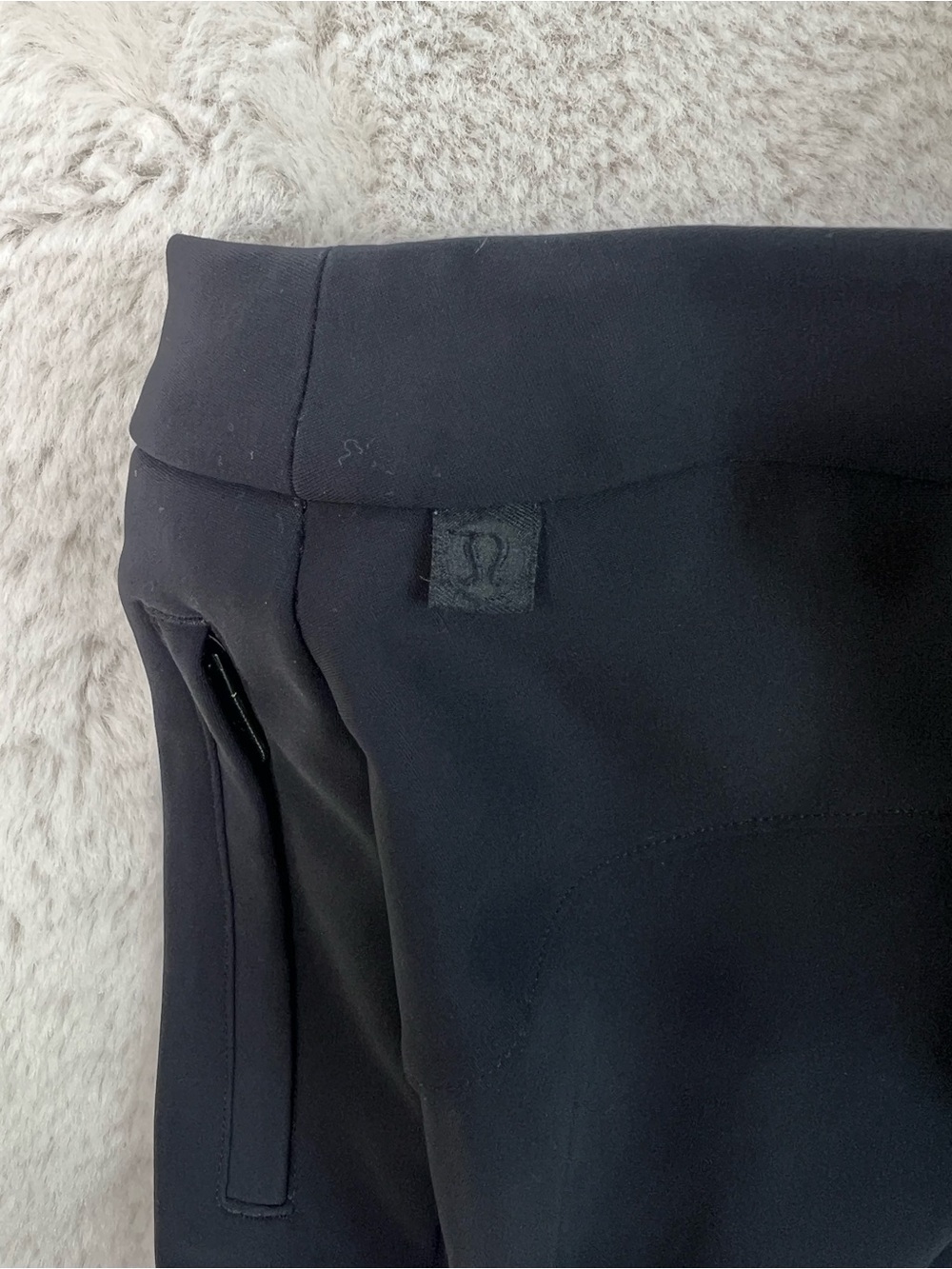 Lululemon On The Move Pant Black Size 8 Travel Friendly Zip Pockets Stretch EUC - Picture 12 of 15